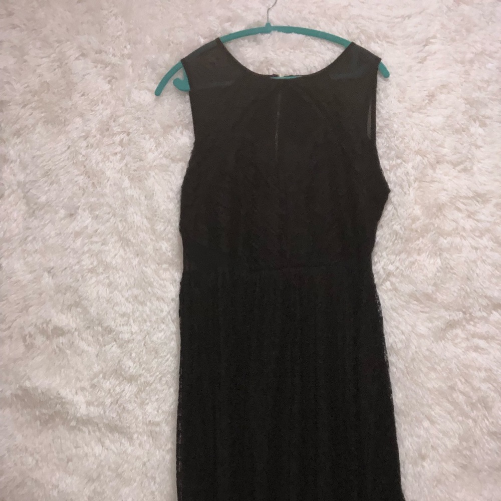 Black Sleeveless Dress - Picture 2 of 6